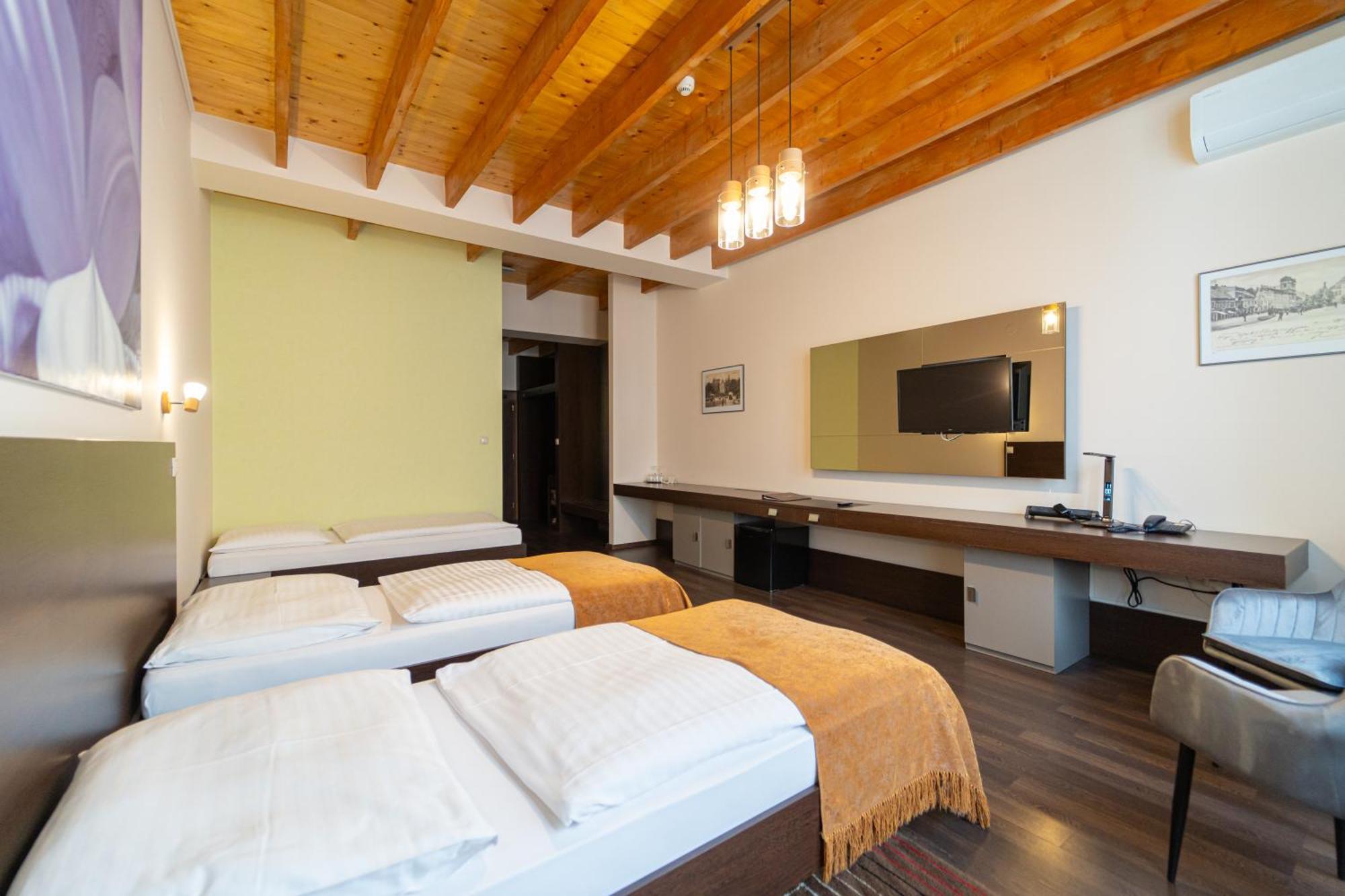 Boutique Hotel Zlaty Dukat Kosice Exterior photo