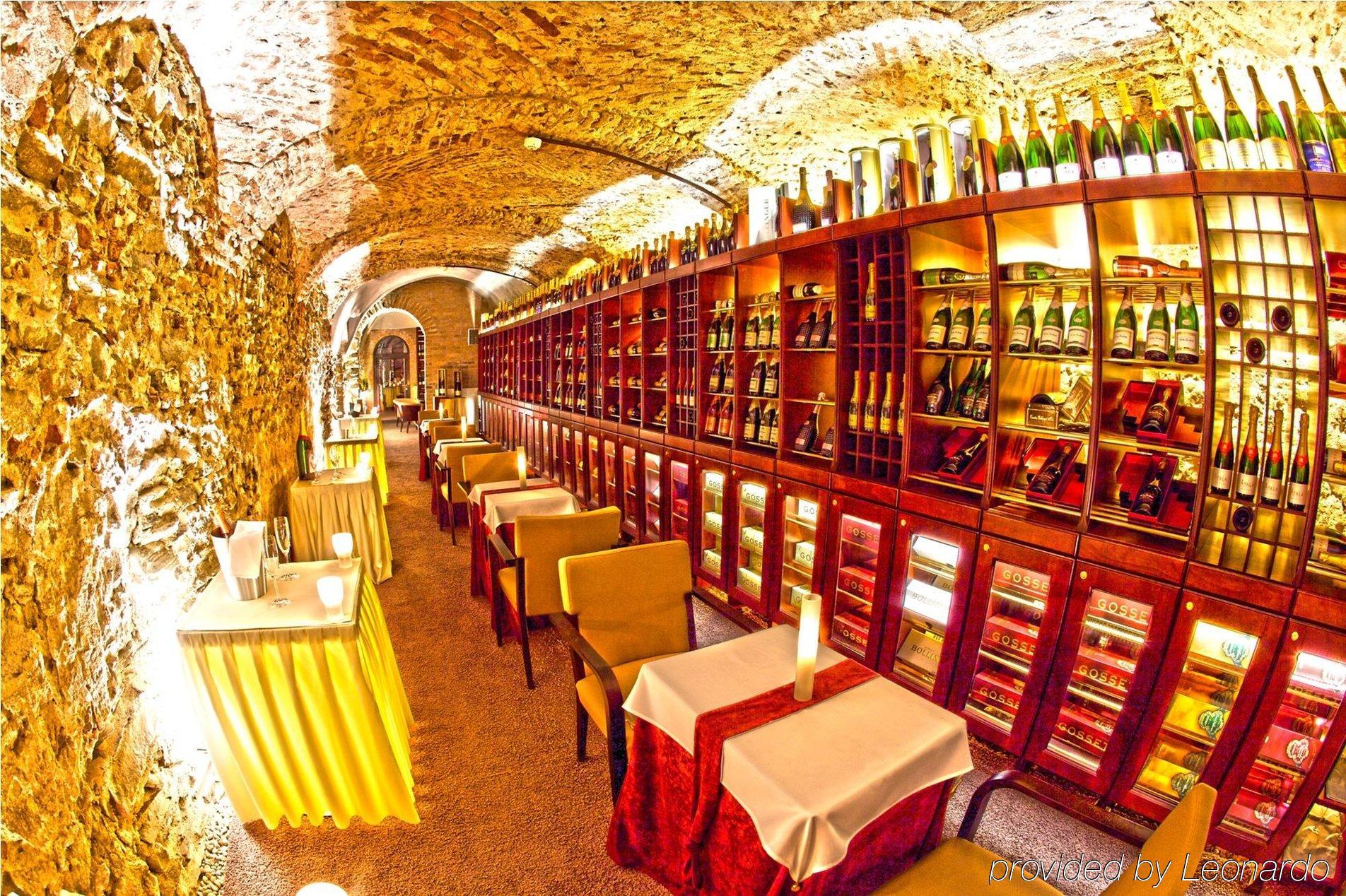 Boutique Hotel Zlaty Dukat Kosice Restaurant photo